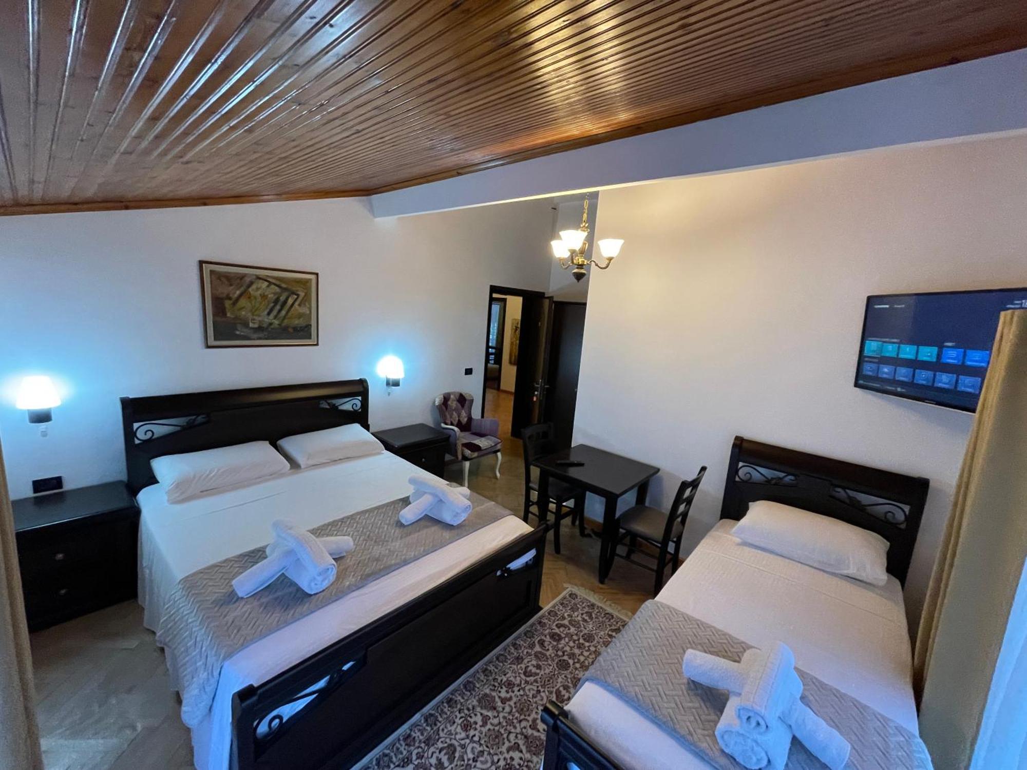 Vila At Berat Exterior photo